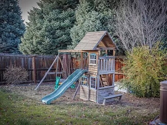 Building Photo - 710 Riverview Ln