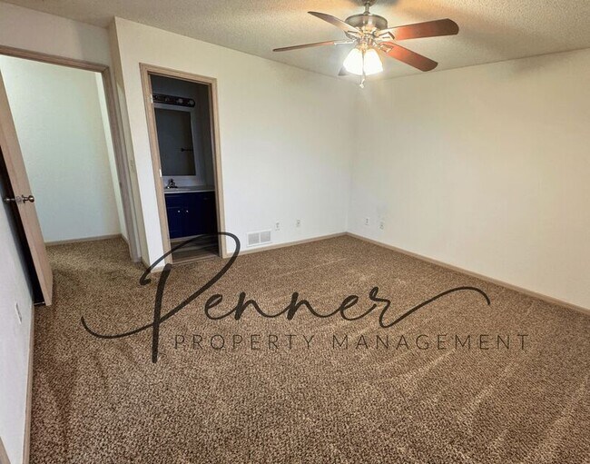 Building Photo - 503 NE 1st St