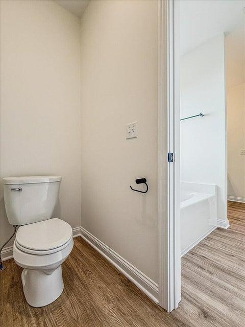 Building Photo - 105 Clearwater Dr