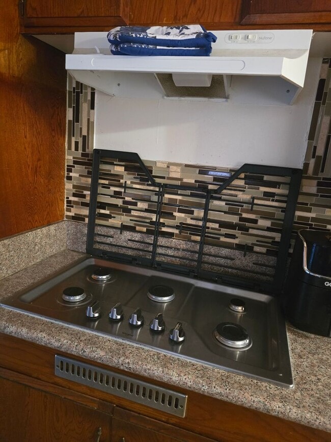 Building Photo - Rental in Anaheim