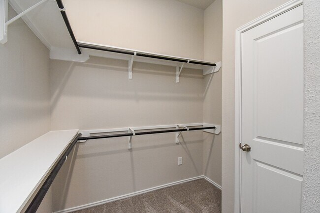 Building Photo - 8930 Field Daisy Ct