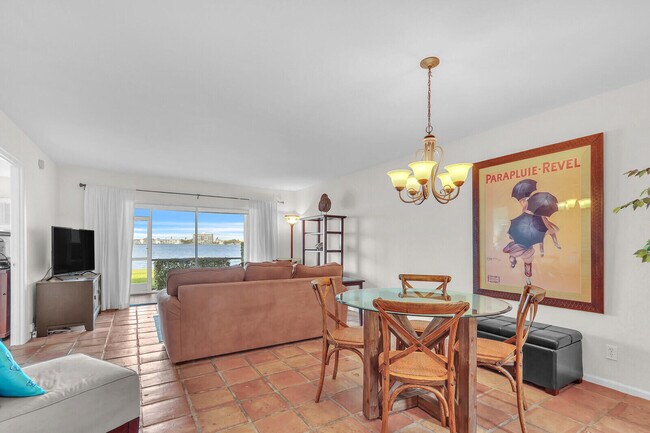 Building Photo - 1025 Sugar Sands Blvd