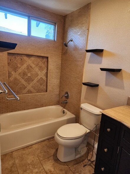 Building Photo - 360 N Pauline St