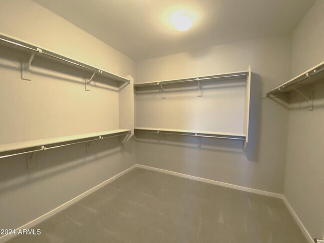 Building Photo - 3544 E Sands Dr