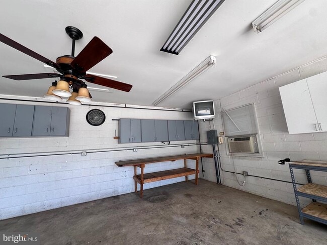 Building Photo - 4214 Evergreen Dr