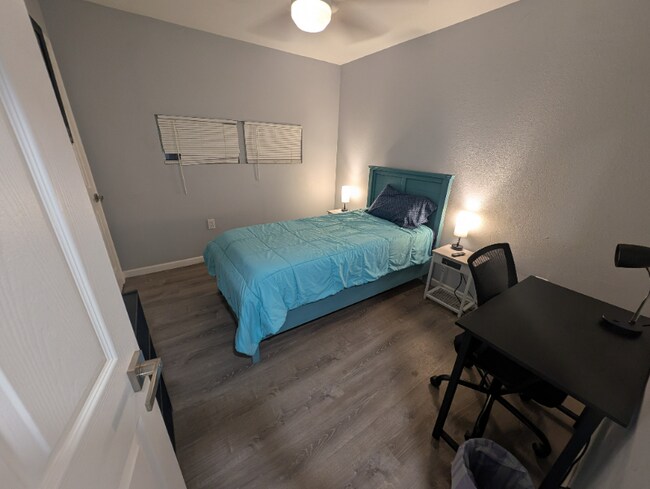 Building Photo - 1303 Colby Ave