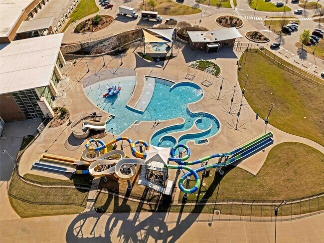 Building Photo - 7305 Oak Leaf Dr