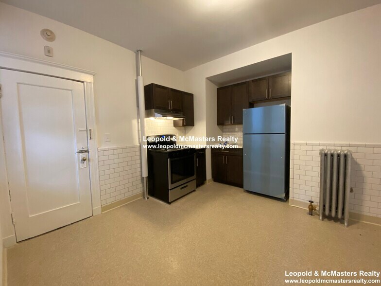 Primary Photo - 71 Winchester St