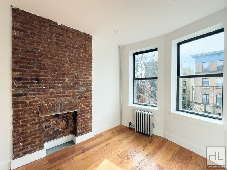 Building Photo - PROSPECT PLACE / Spacious Crown Heights Renovated 3-Bed 2-Bath / No Fee