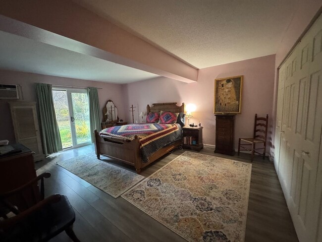 Building Photo - 3 Bedroom Condo in Hanover