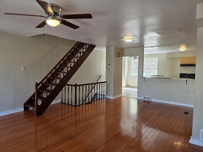 Building Photo - 8044 Mars Pl