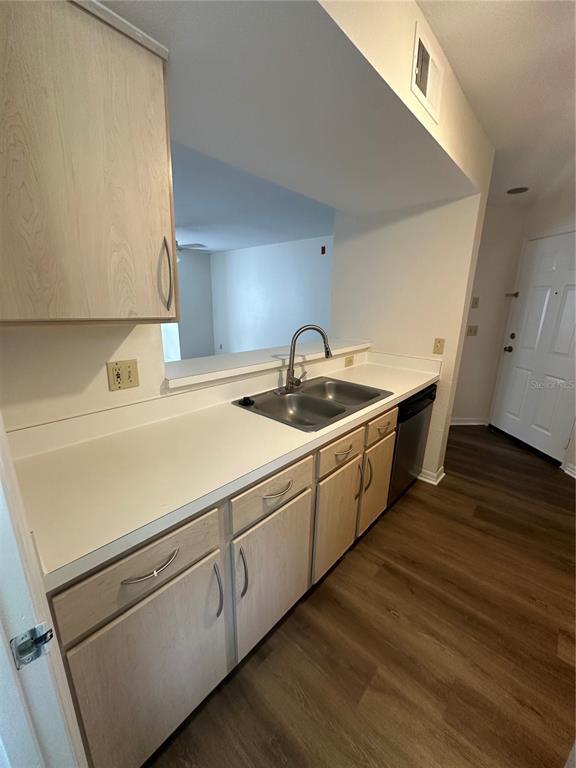 Building Photo - 7250 Westpointe Blvd