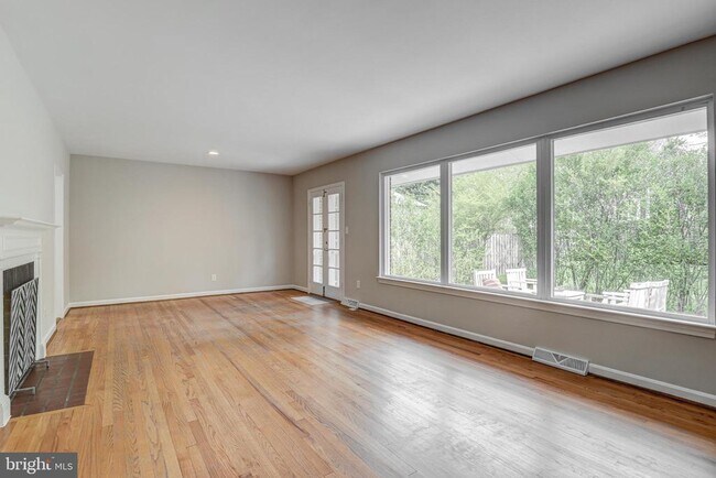 Building Photo - 5107 Bradley Blvd