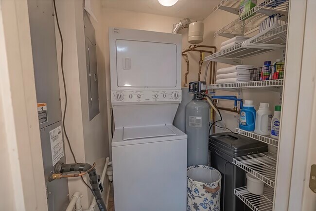 Building Photo - 134 N Rdg Dr