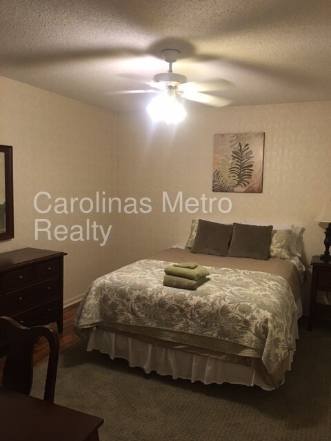 Building Photo - 2321 Oldenburg Dr