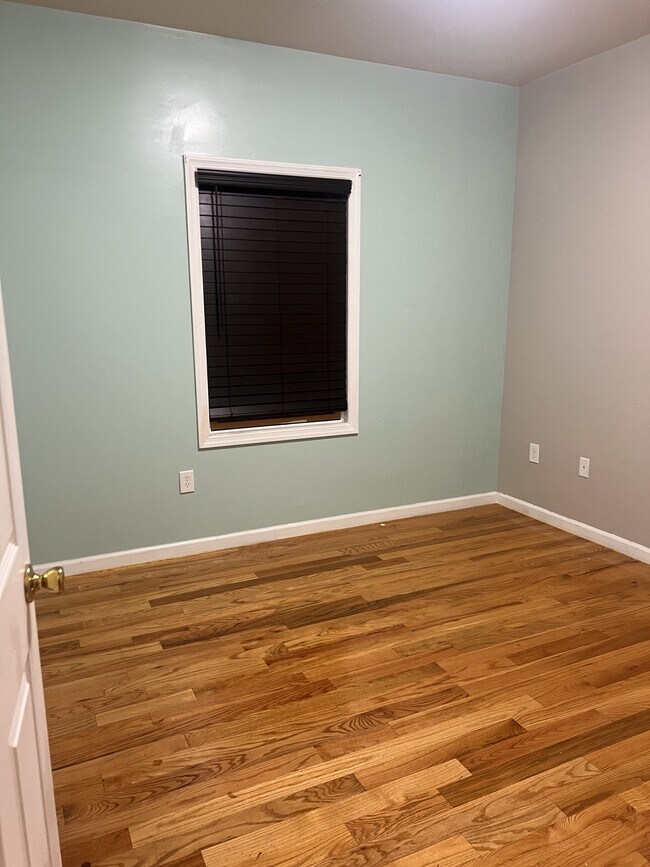 Building Photo - 260 Boyd Ave