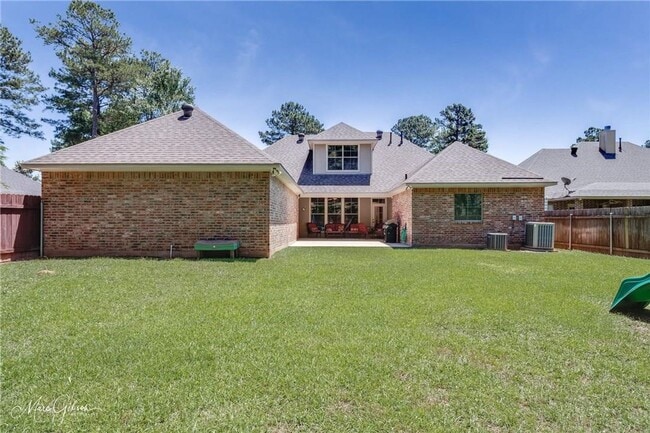 Building Photo - 416 Dogwood S Ln