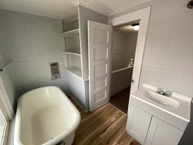 Building Photo - 1519 Campbell Ave