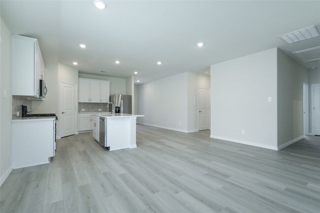 Building Photo - 3406 Pat Mayse Dr