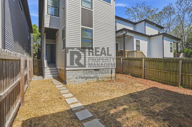 Building Photo - 1607 10th Ave N