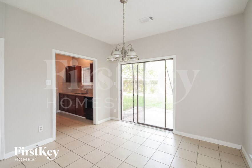 Building Photo - 10622 Lofty Pines Dr