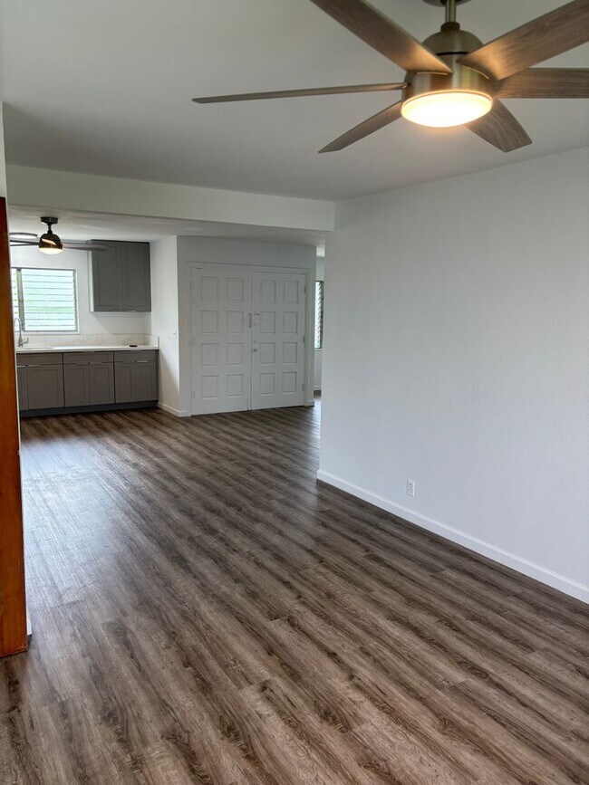 Building Photo - OAHU9366 - Keep all tenants MTM - Owner ma...