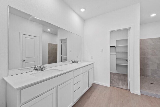 Building Photo - 10606 Crimson Trce