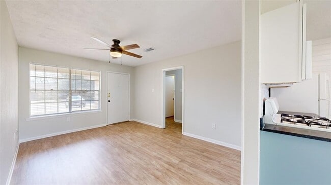 Building Photo - 1443 Hawk Tree Dr