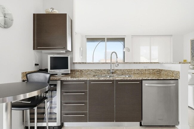 Building Photo - 550 Okeechobee Blvd