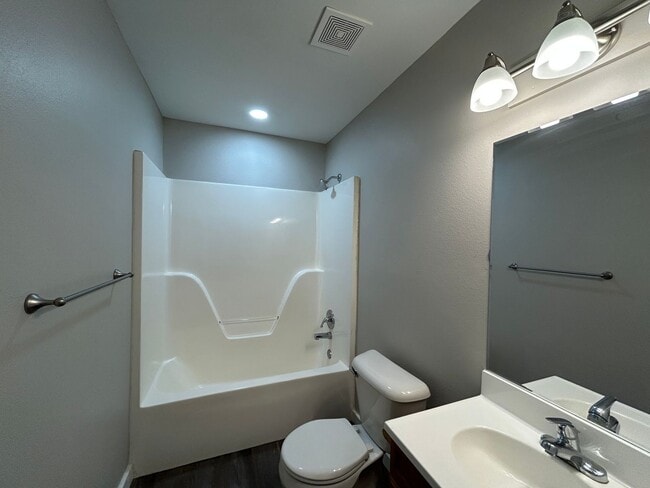 Building Photo - Duplex with Garage - Minutes from Downtown...