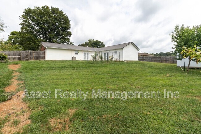 Building Photo - 2821 Vicksburg Ln