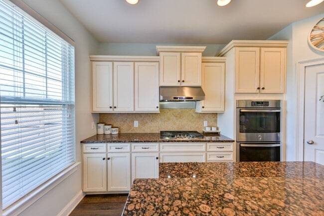 Building Photo - 430 Spectrum Rd