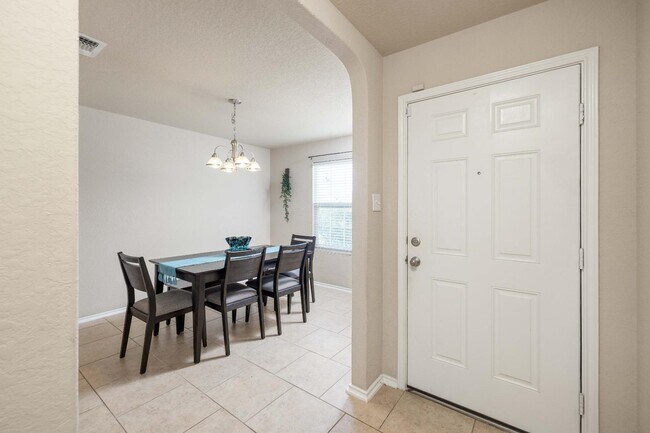 Building Photo - 11515 N Peak