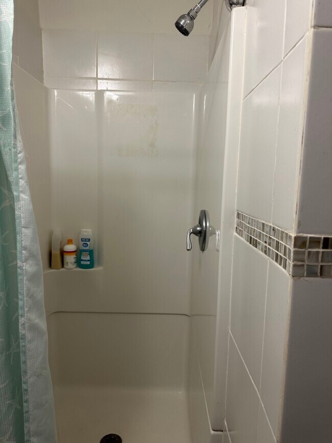 Building Photo - 107 N Ohio Ave