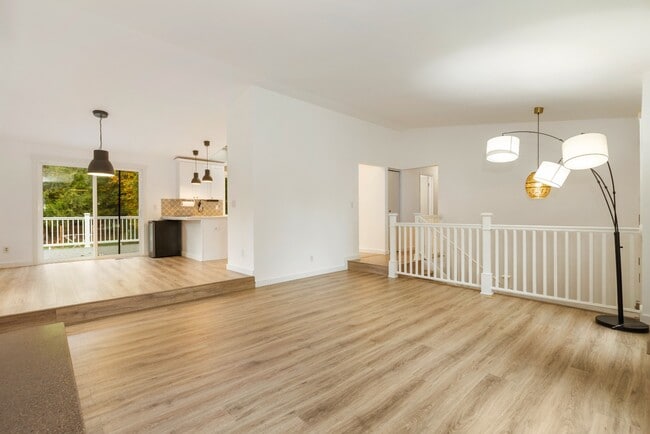 Building Photo - Newly Renovated Bothell Home Sitting on 1 Acre of Land!