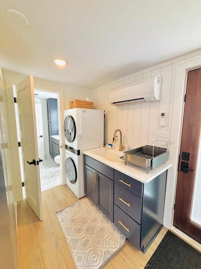 Building Photo - 7713 Knoll St