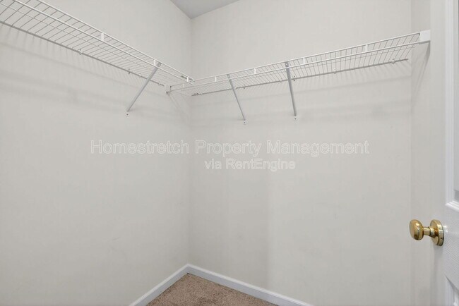 Building Photo - 425 Spring Trce