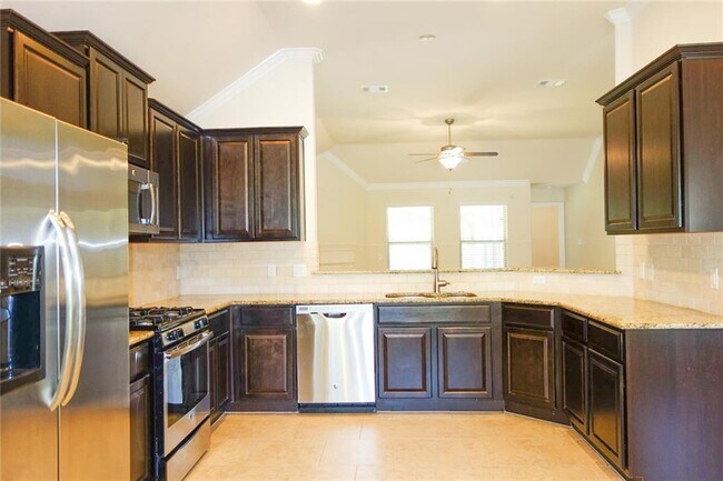 Building Photo - 3745 Bainbridge St