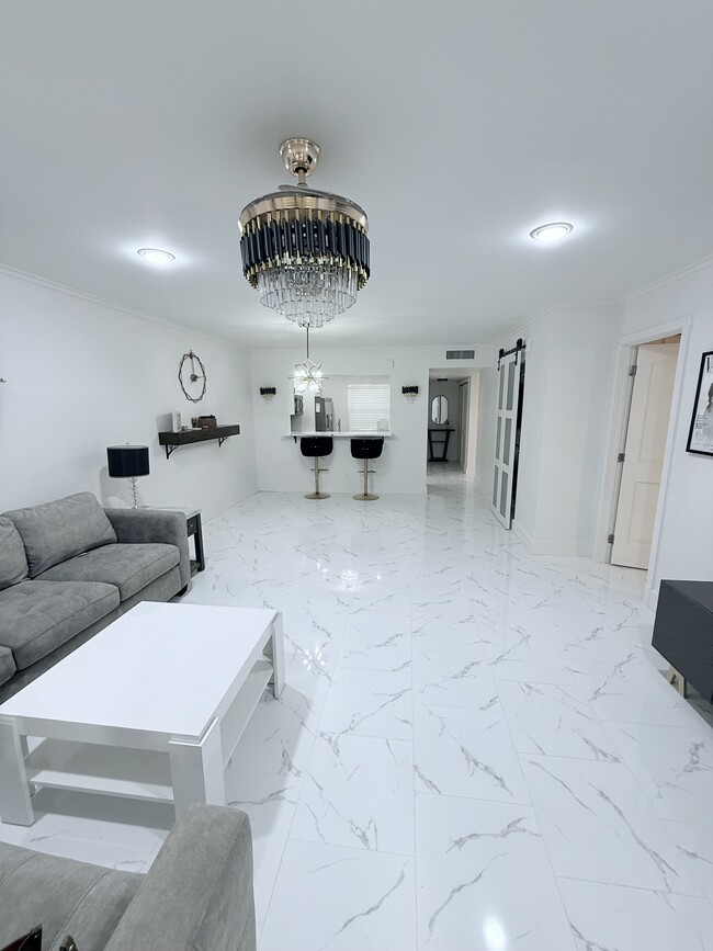 Building Photo - 140 S Cypress Rd