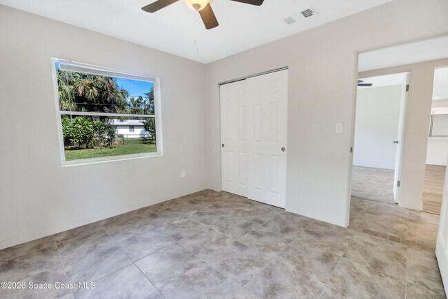 Building Photo - 644 Nida Dr