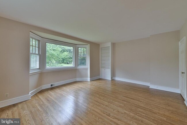 Building Photo - 27 Bysher Ave
