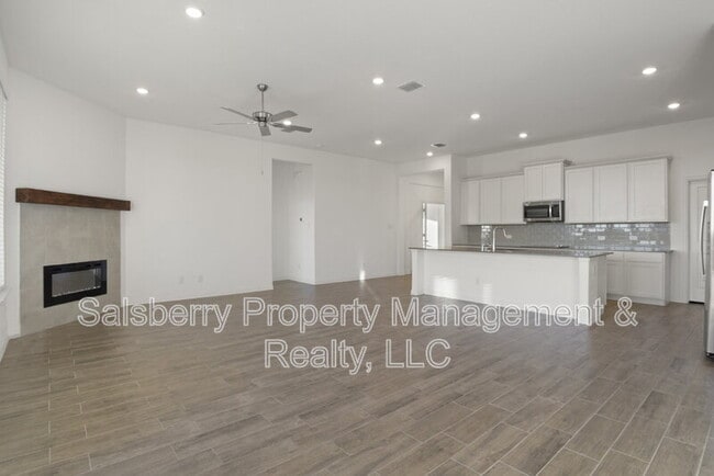 Building Photo - 233 Cherryvale Ln