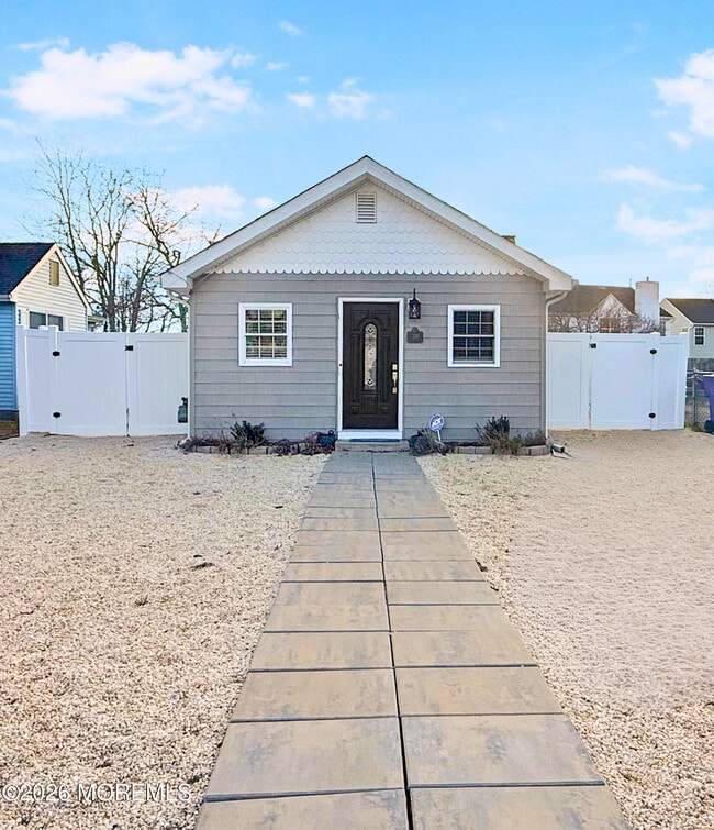 Building Photo - 170 Cherry Quay Rd