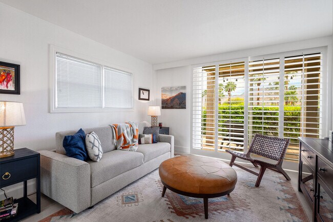 Building Photo - 48910 Noline Pl