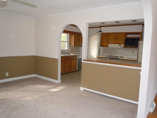 Building Photo - 4014 Avera Ave