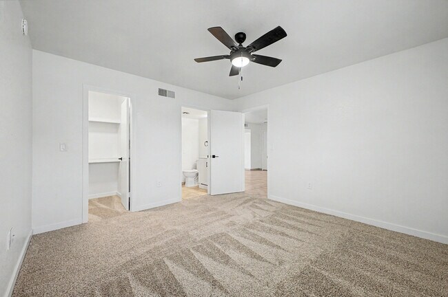 Building Photo - 16624 E Palisades Blvd