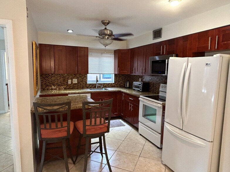 Building Photo - 129 Piedmont C