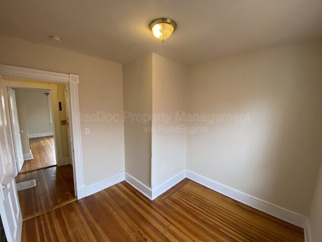 Building Photo - 320 Wolfe St