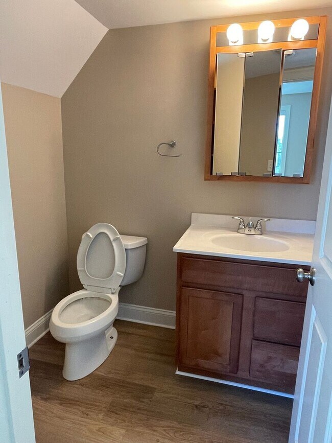 Building Photo - 12 Dame St