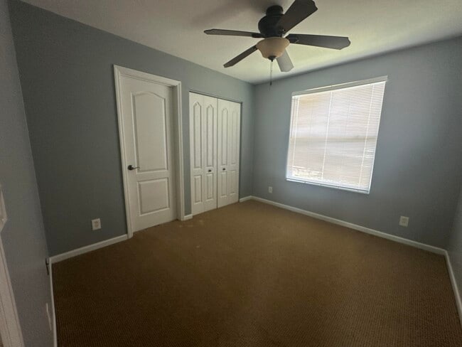 Building Photo - 127 Lancaster Way